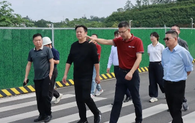 三江新區(qū)（臨港經(jīng)開區(qū)）黨工委委員、南溪經(jīng)開區(qū)管委會主任李勇率隊調(diào)研遠東股份宜賓智能產(chǎn)業(yè)園